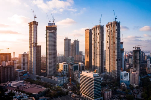 mumbai-skyline-skyscrapers-construction-768x512